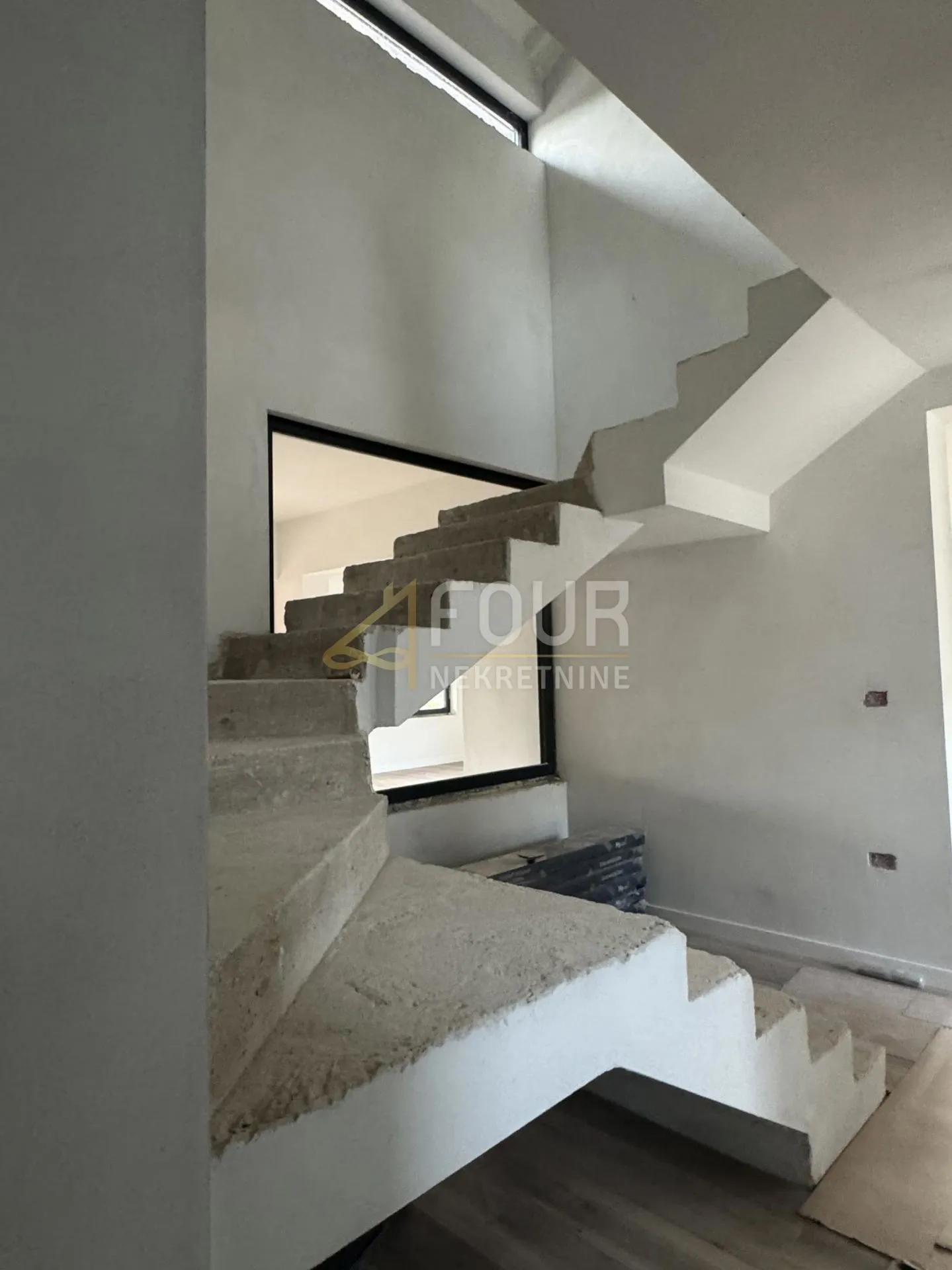 istra, gračišće, nova samostojeća kuća 303m2, velika okućnica! - slika 3
