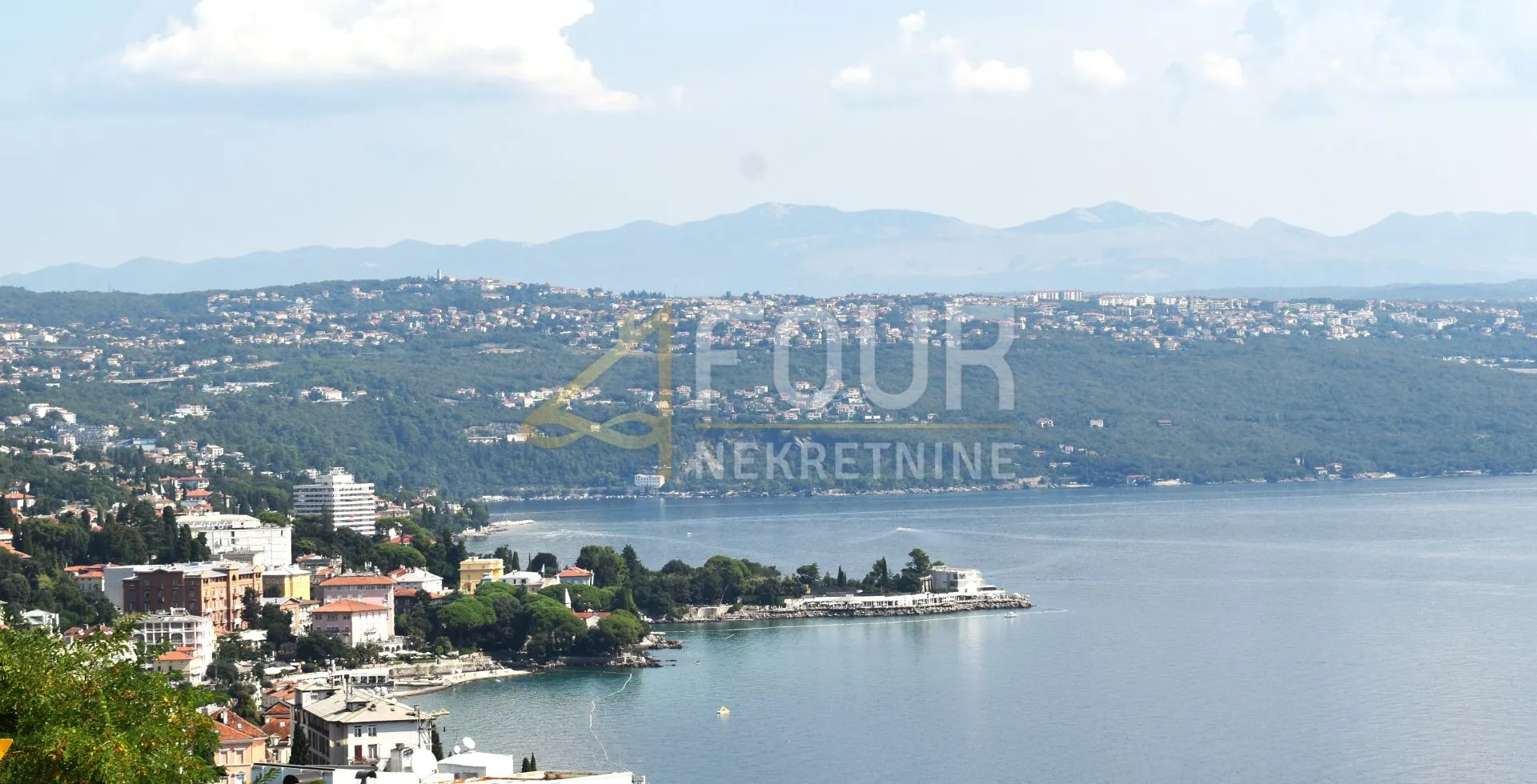 Opatija, 112.28m2, luksuzan stan, 3s+db, velika lođa, pogled na more