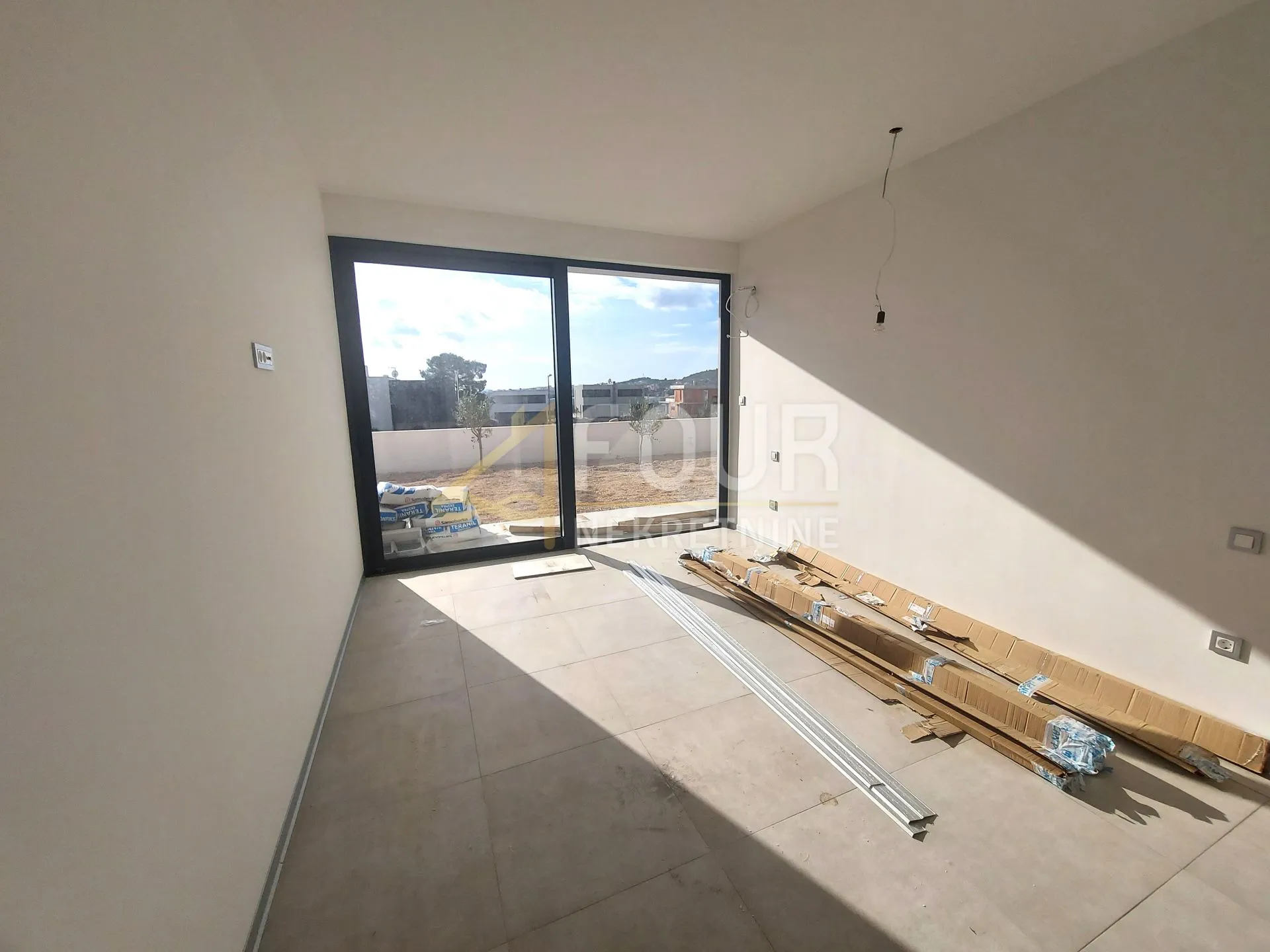 dalmacija, vodice, moderna novogradnja s bazenom - slika 28
