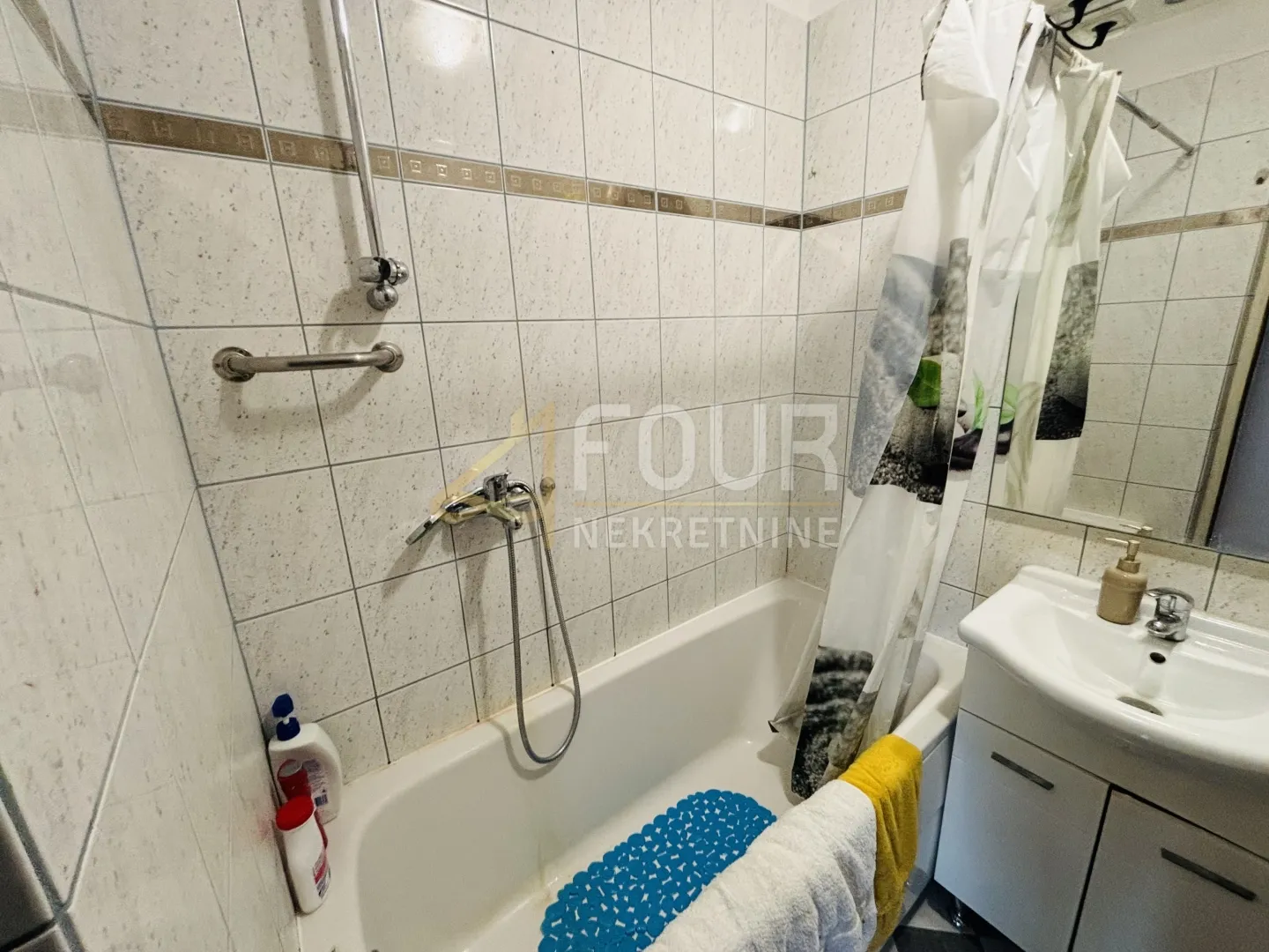 rijeka, kozala, 80.44m2, 2s+db, zatvorena lođa - slika 16