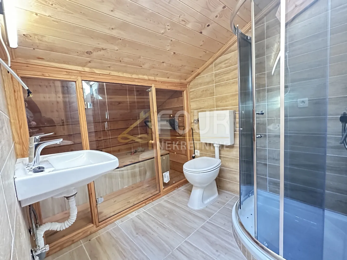 pula, monte zaro, dvije kuće - tri stambene jedinice, 251m2 - slika 12