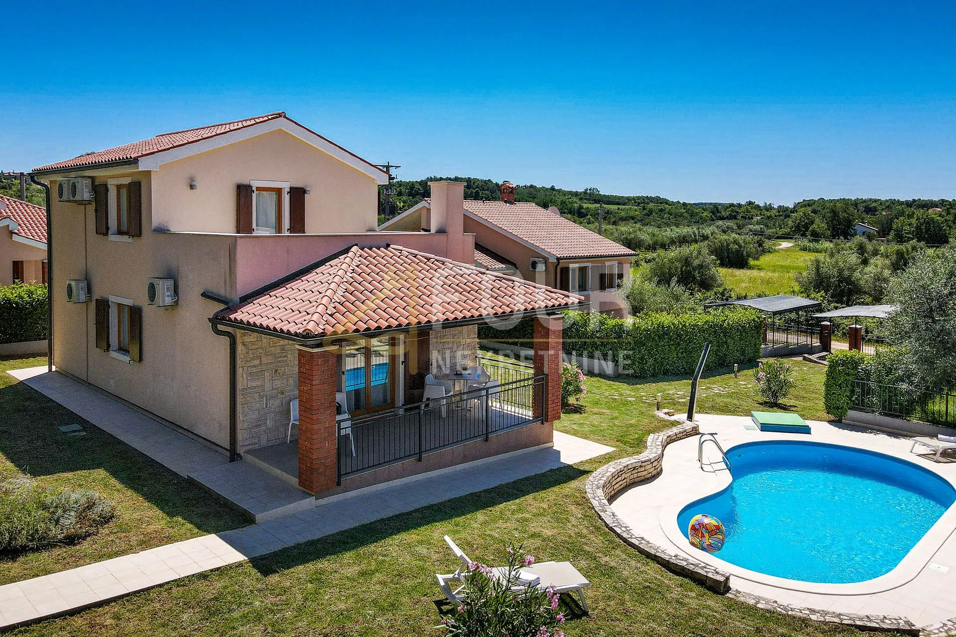 istra, višnjan, 3 prekrasne vile s bazenima - slika 3