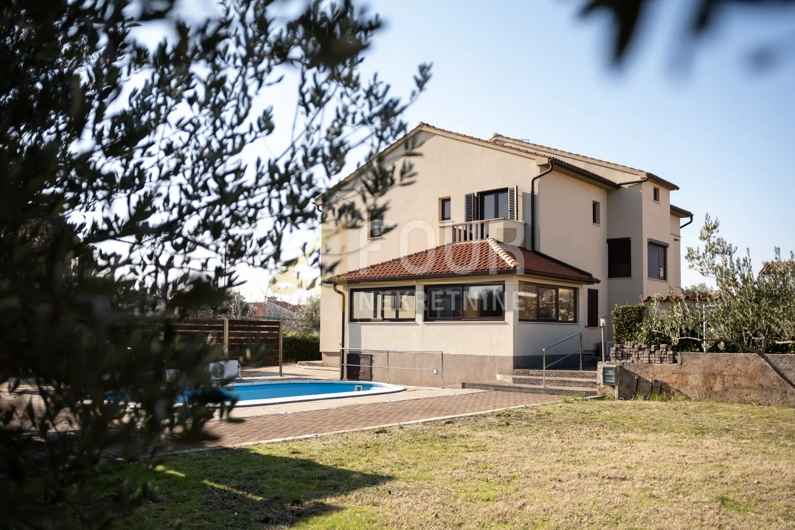 Otok Krk, Krk, 399m2, kuća s bazenom
