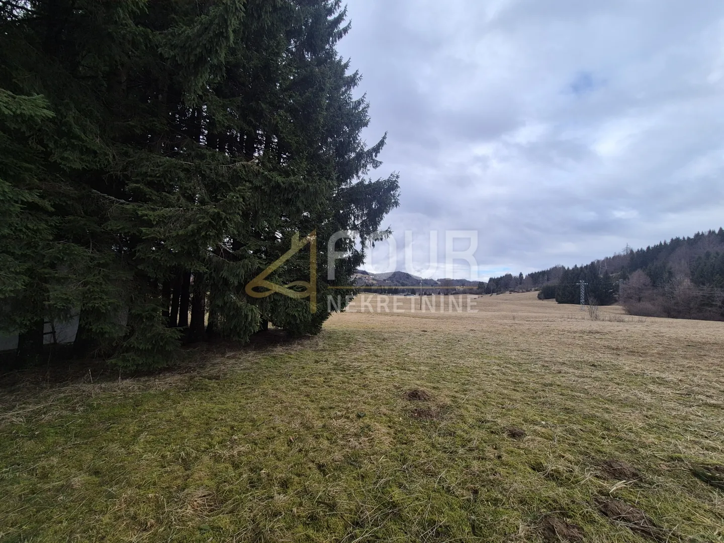 Gorski kotar, Ravna Gora, zemljište 2435m2 - poslovna namjena