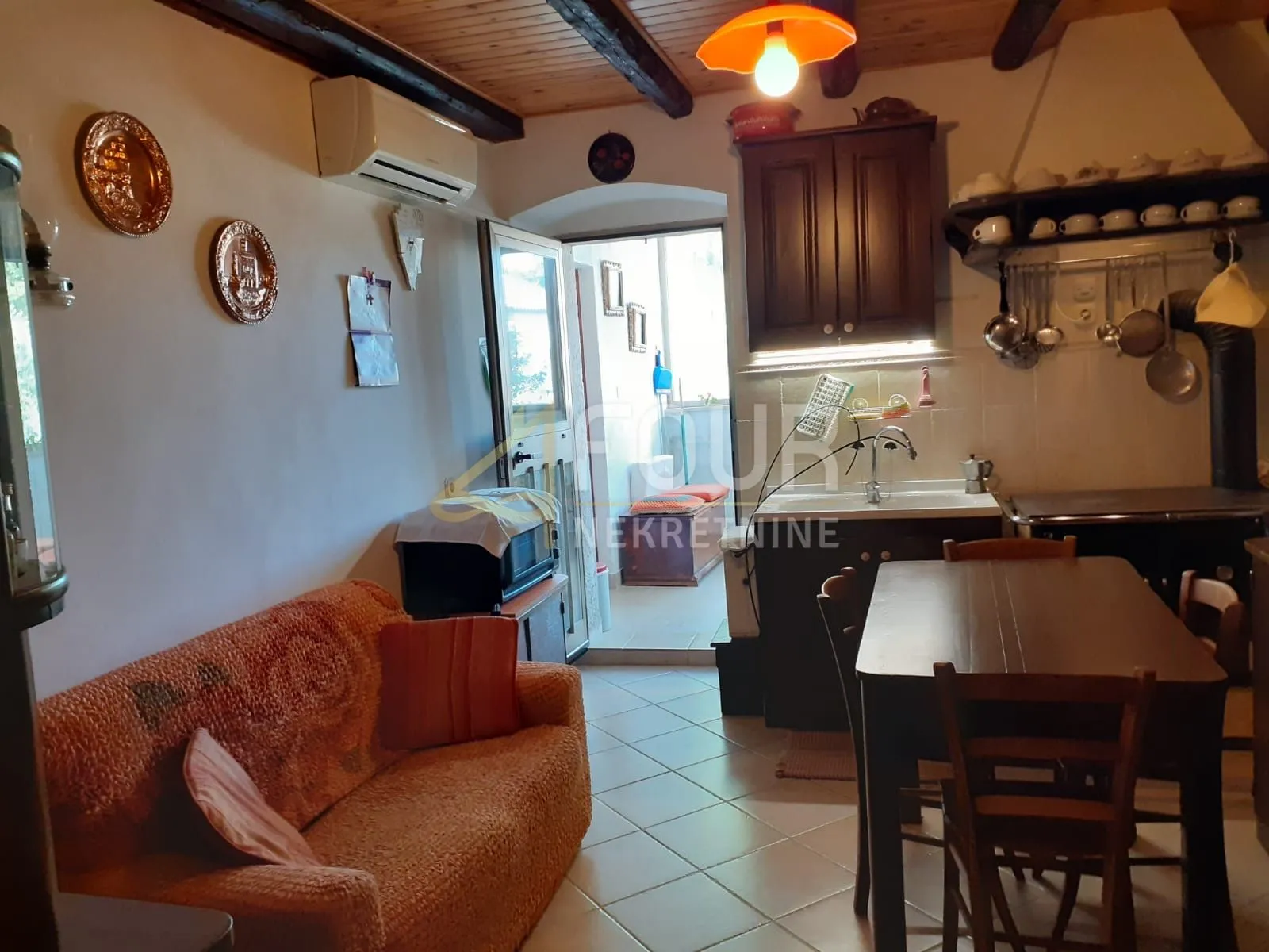 istra, višnjan, dvije kuće, vanjski bazen, garaže, okućnica - slika 25