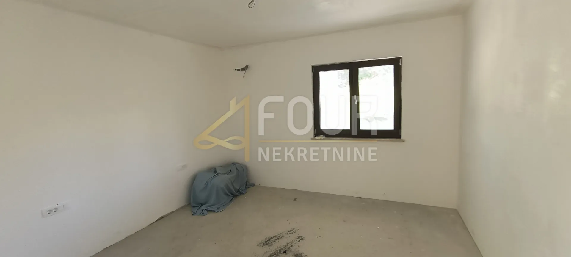 istra, barban, samostojeća kuća 206m2, terasa, balkon - slika 10