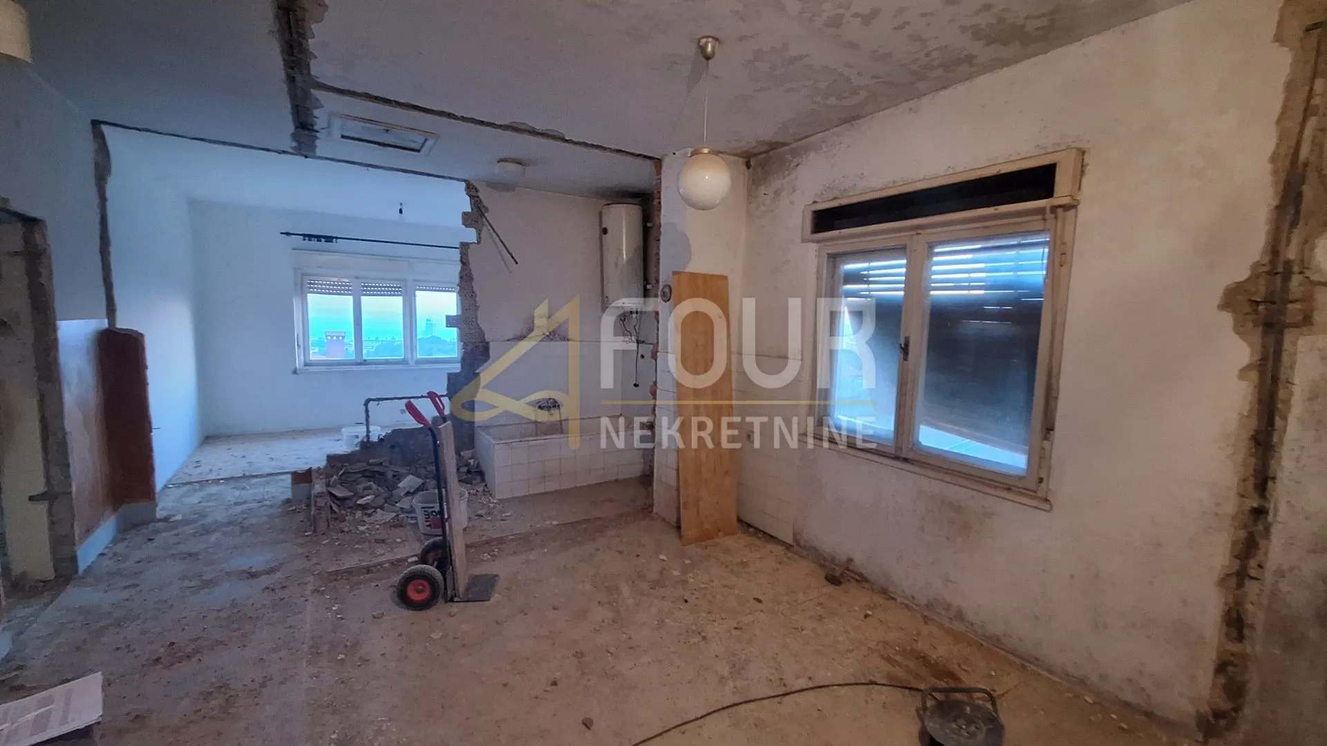 Rijeka, Trsat, samostojeća kuća 160m2, garaža