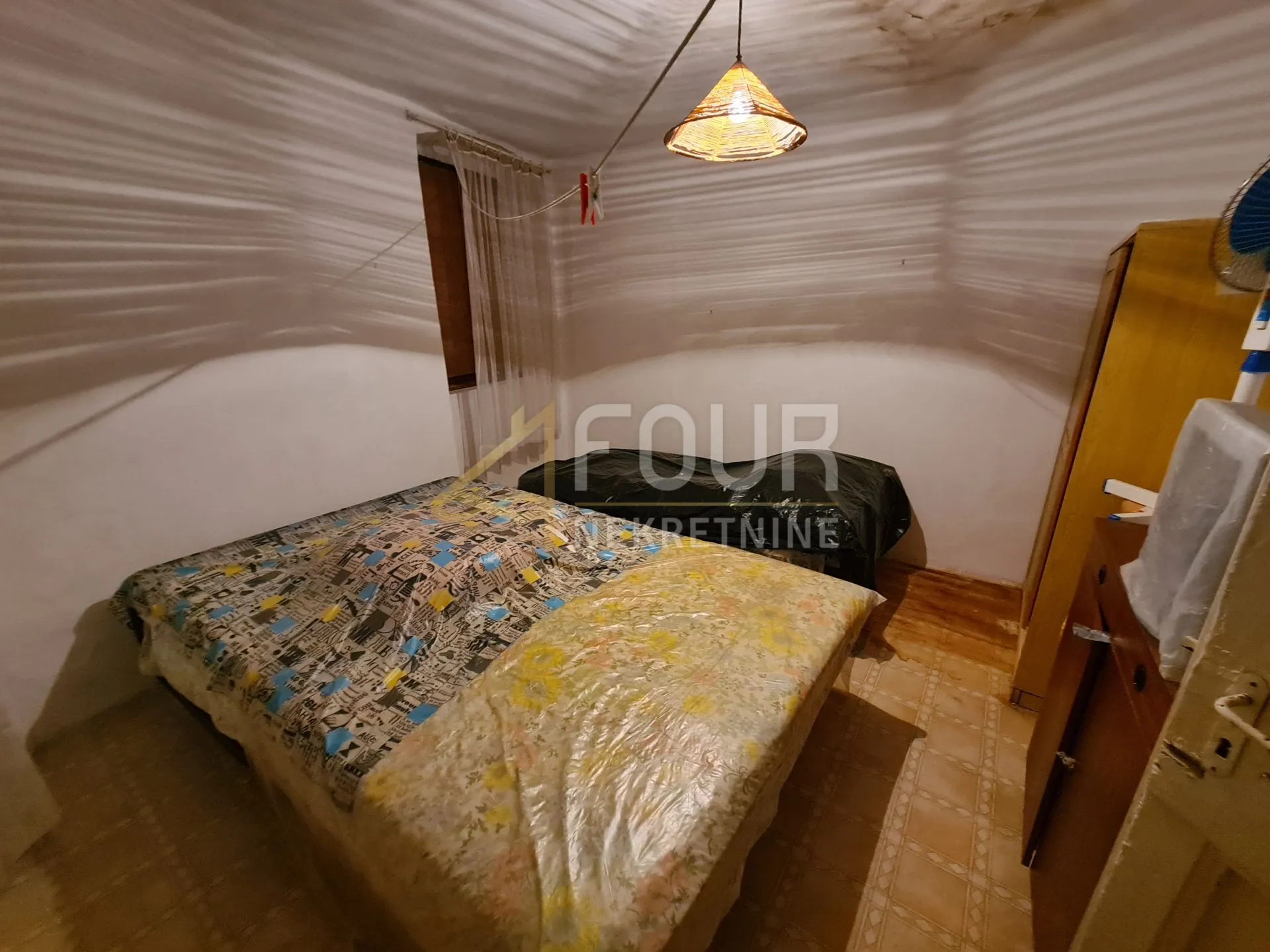 otok cres, cres, stan u staroj jezgri, 44m2, 2s+db, 60m do mora - slika 4