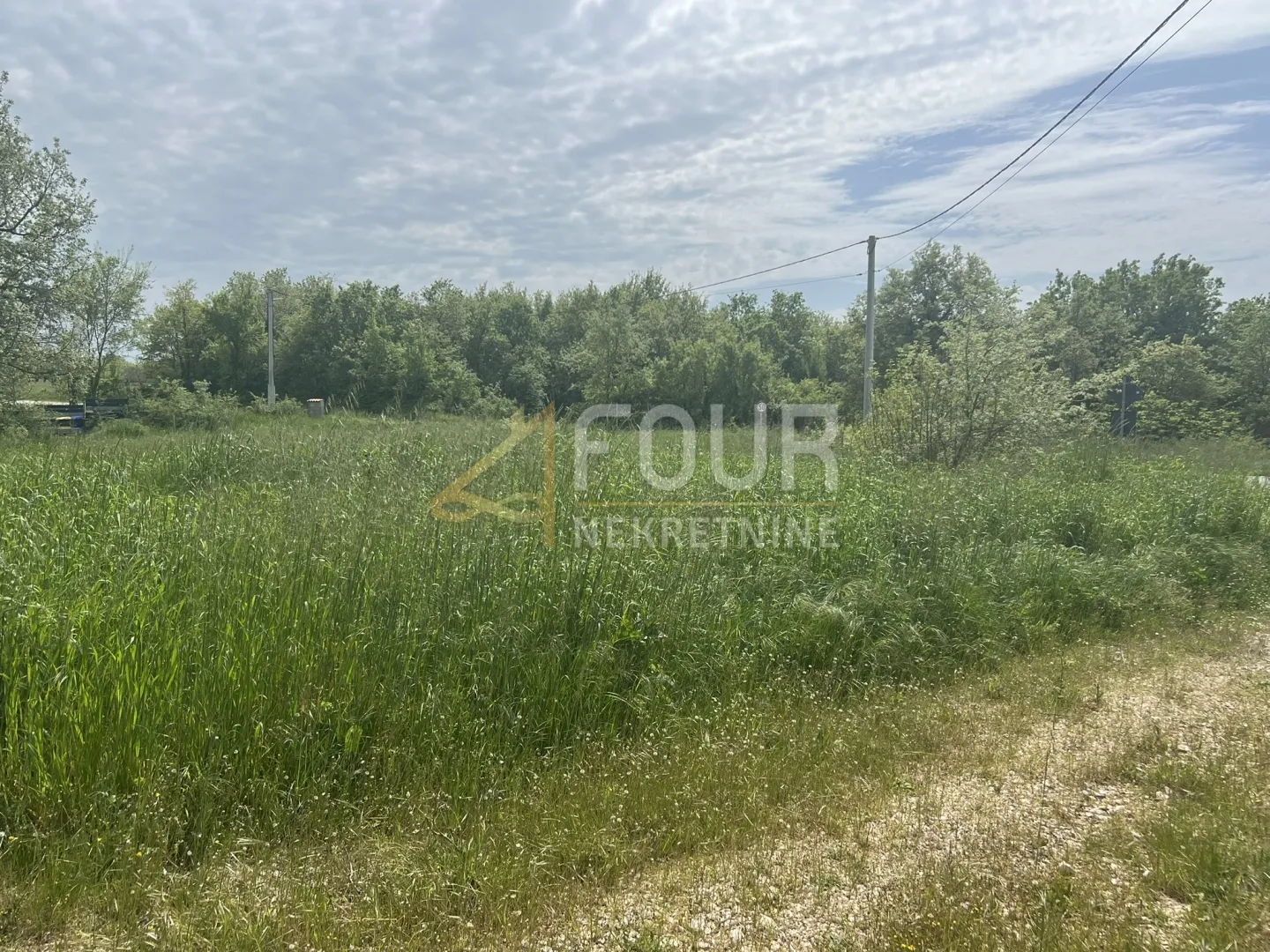 Istra, Svetvinčenat, građevinsko zemljište 980m2 za vilu s bazenom