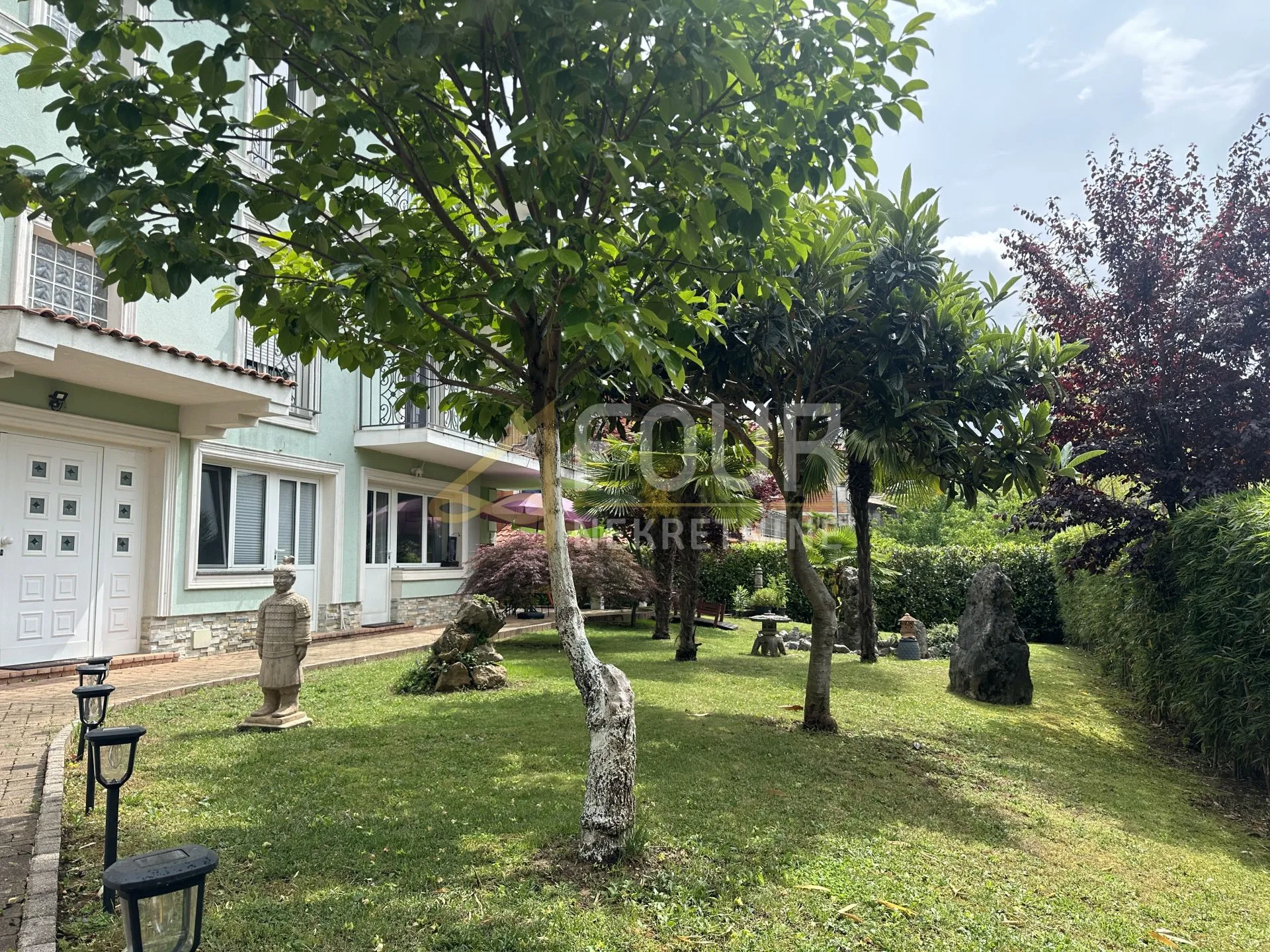 Kastav, prekrasna samostojeća kuća od 309m2 s uređenom okućnicom