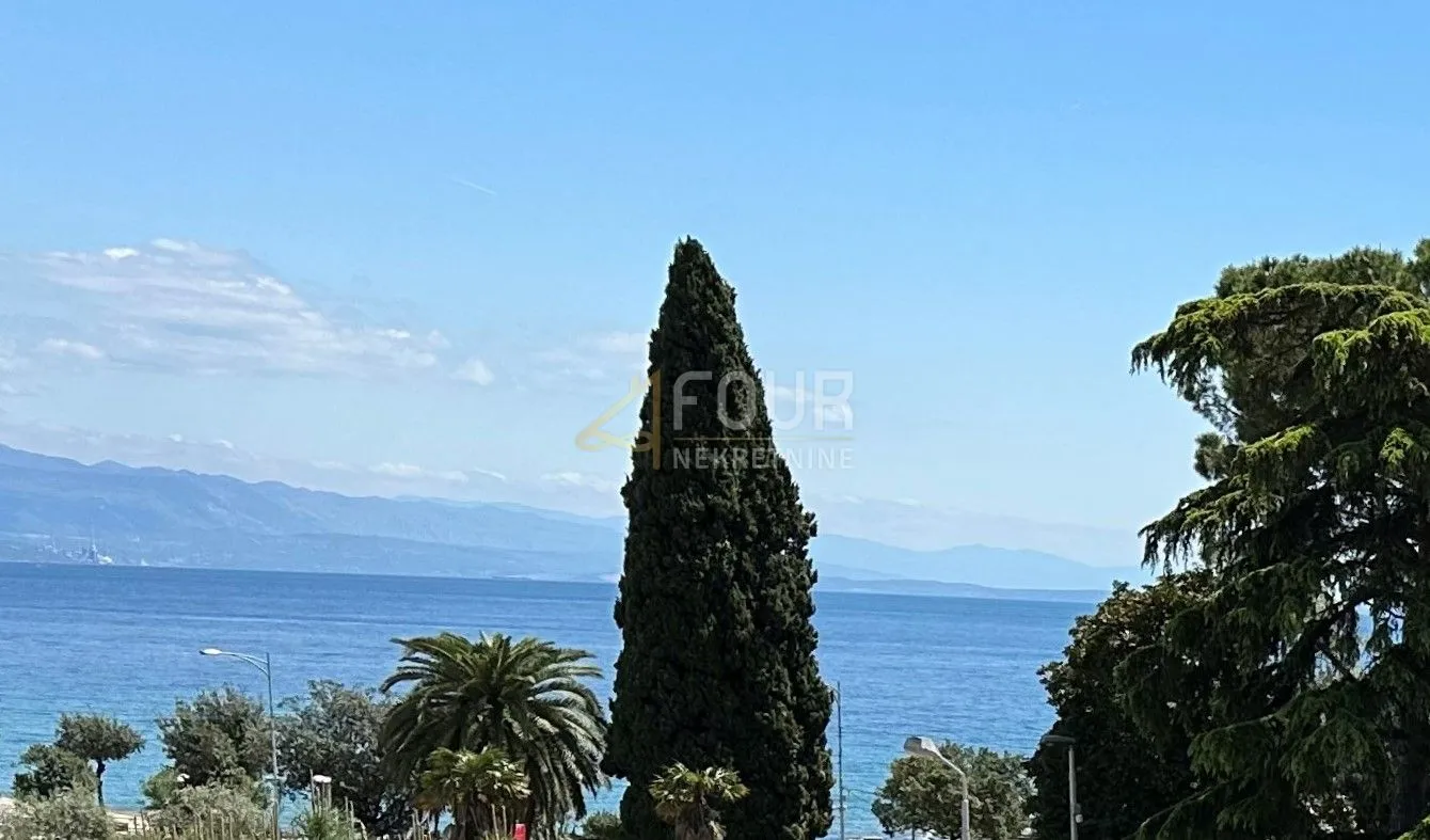 Opatija, stan u vili, 2 balkona, pogled na more