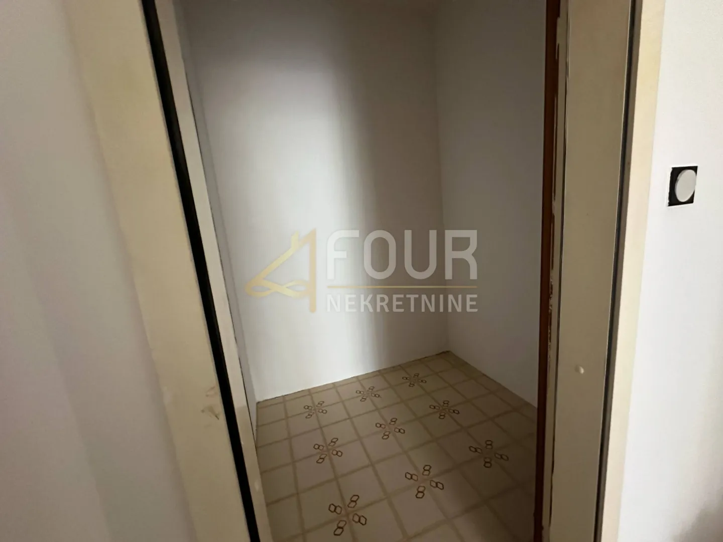 istra, poreč - centar, 71.20m2, 2s+db, okućnica 192m2 - slika 8