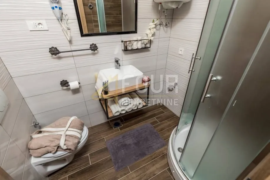 rijeka, centar - strogi, 81.18m2, u naravi 2 stana tik uz korzo - slika 16