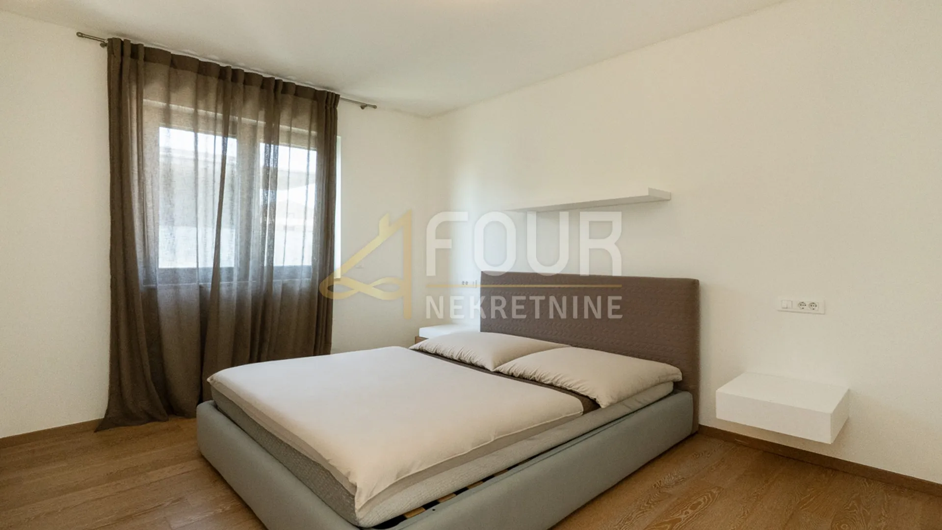 istra, rovinj, luksuzni dvoetažni penthouse, garaža, 100m od mora i plaže - slika 18
