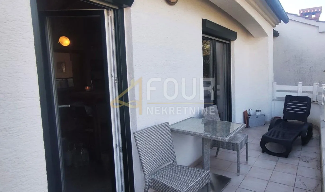 otok krk, malinska, 2s+db, apartman s terasom i pogledom na more - slika 10