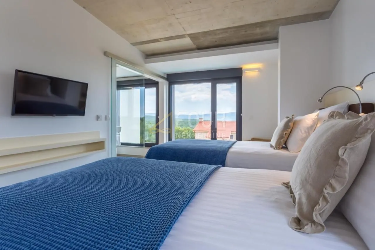 otok krk, luksuzna vila s bazenom - slika 12