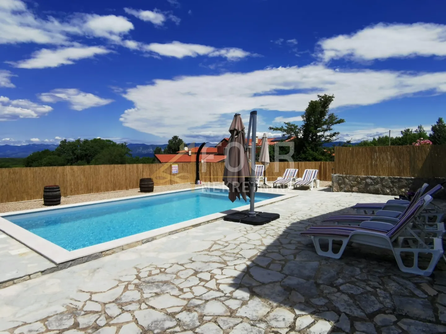 otok krk, dobrinj - okolica, samostojeća kuća s bazenom, 104m2 - slika 2