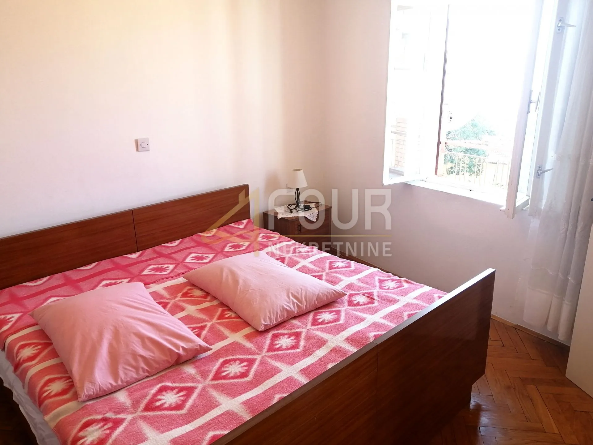 novi vinodolski, kuća s dva stana i pogledom na more, 133m2 - slika 8