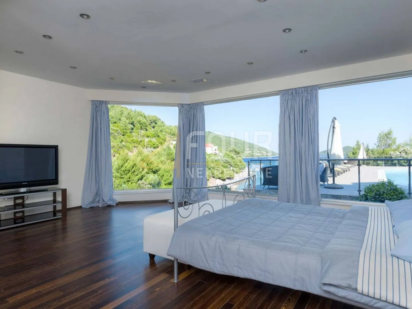 otok korčula, vila s bazenom - prvi red do mora ! - slika 14