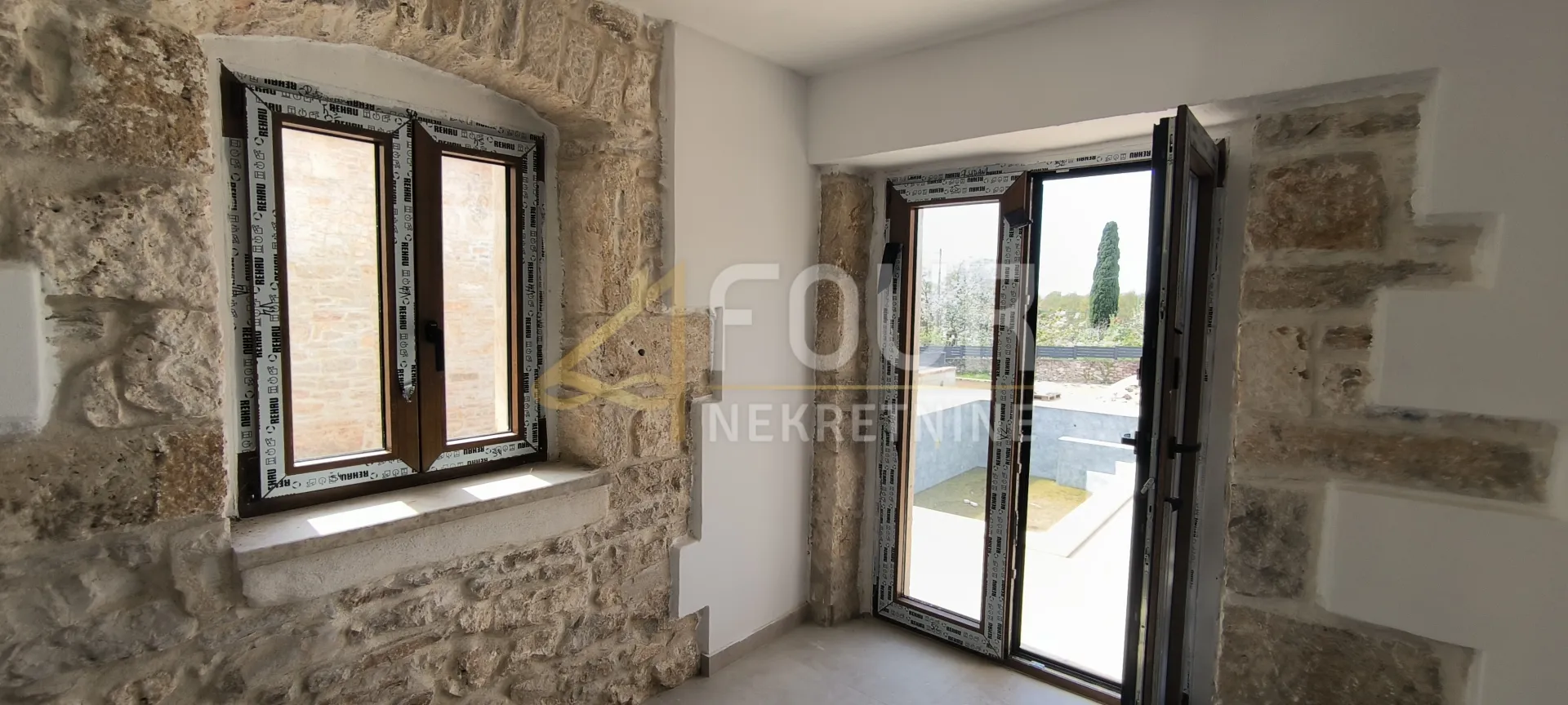 istra, žminj - okolica, kuća s bazenom, pogled na more - slika 2