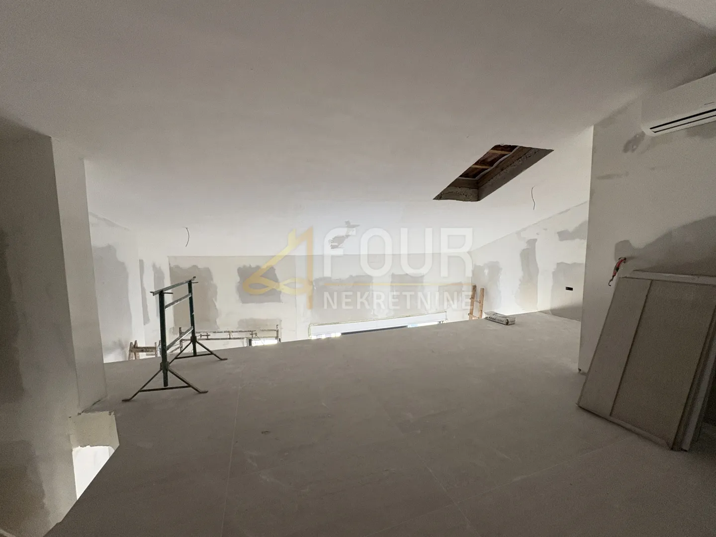istra, fažana, novogradnja, 138.81m2, stan s galerijom, lođa - slika 9