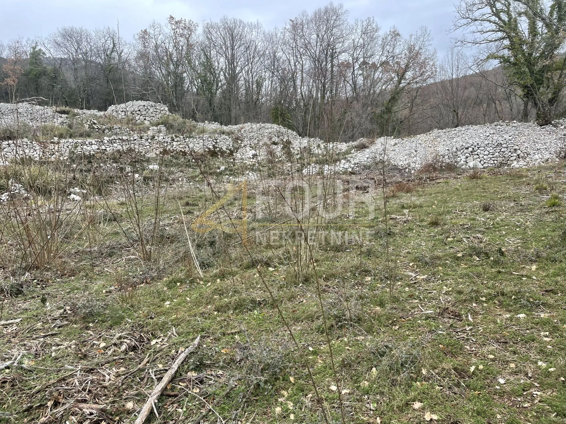 brseč, građevinsko zemljište od 2.327m2 - slika 8