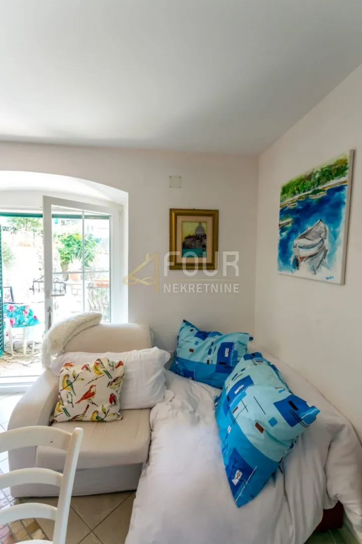 otok cres, beli, šarmantna samostojeća kuća 285m2 - slika 6