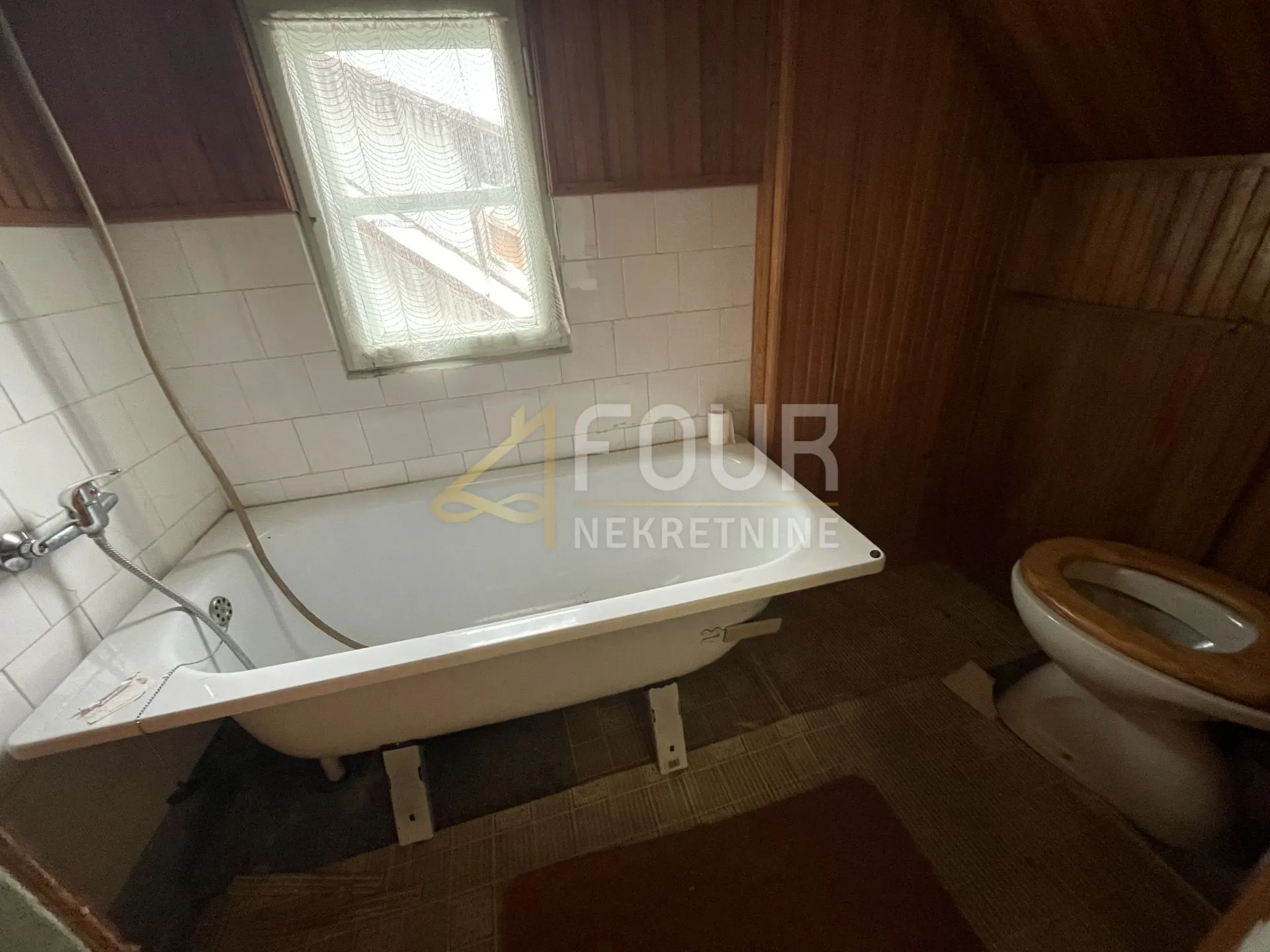 gorski kotar, delnice - centar, kuća s 3 stana - slika 14