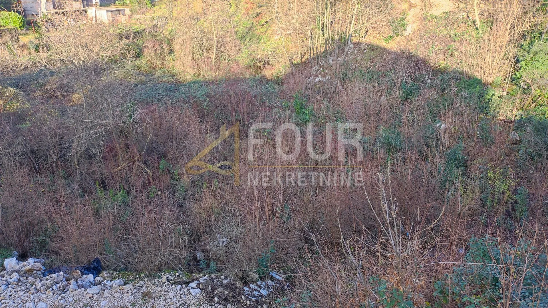 viškovo, zemljište od 2.389m2 u centru - slika 2
