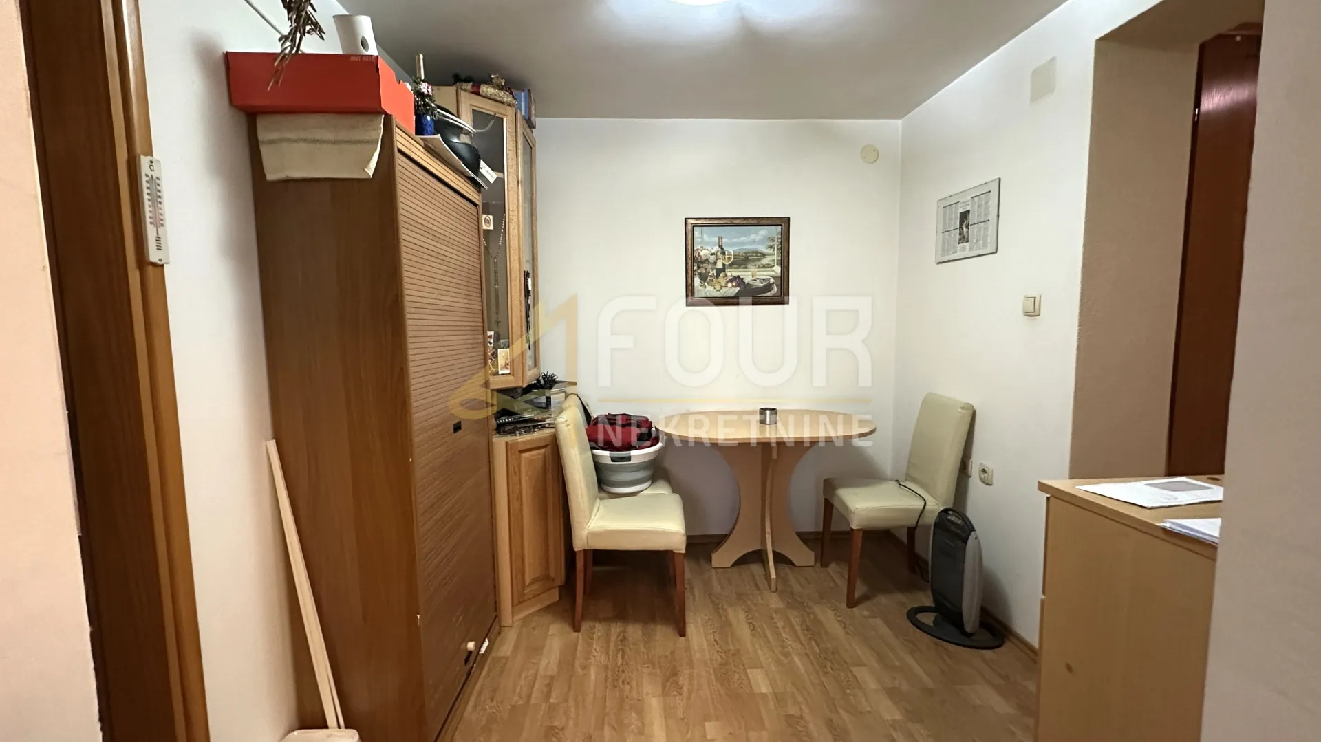 kostrena, dva stana s terasom, garažom i okućnicom - slika 7