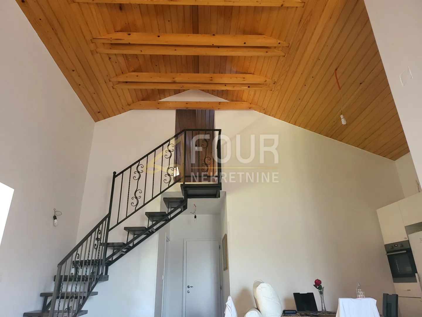 otok krk, 2s+db, 194.2m2, terasa, balkon, garaža - slika 12