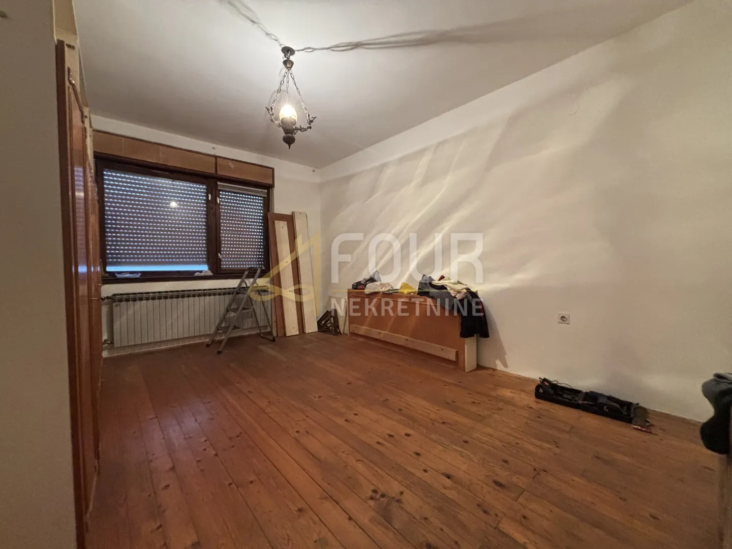 ogulin - centar, kuća stambeno poslovne namjene, garaža - slika 10