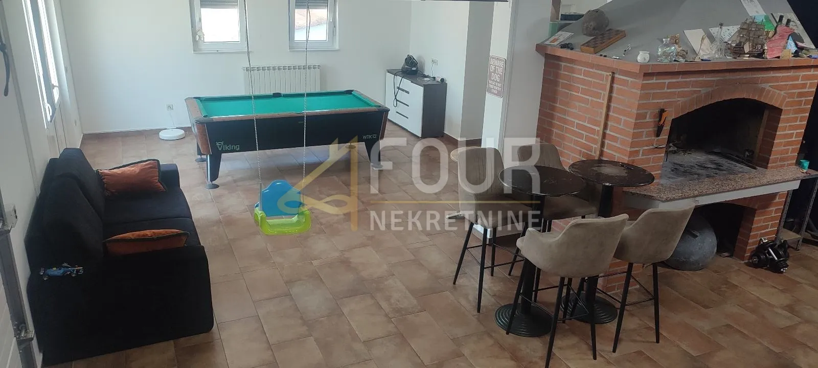 krasica, 292m2, dizajnerska kuća s garažom i uređenom okućnicom - slika 16