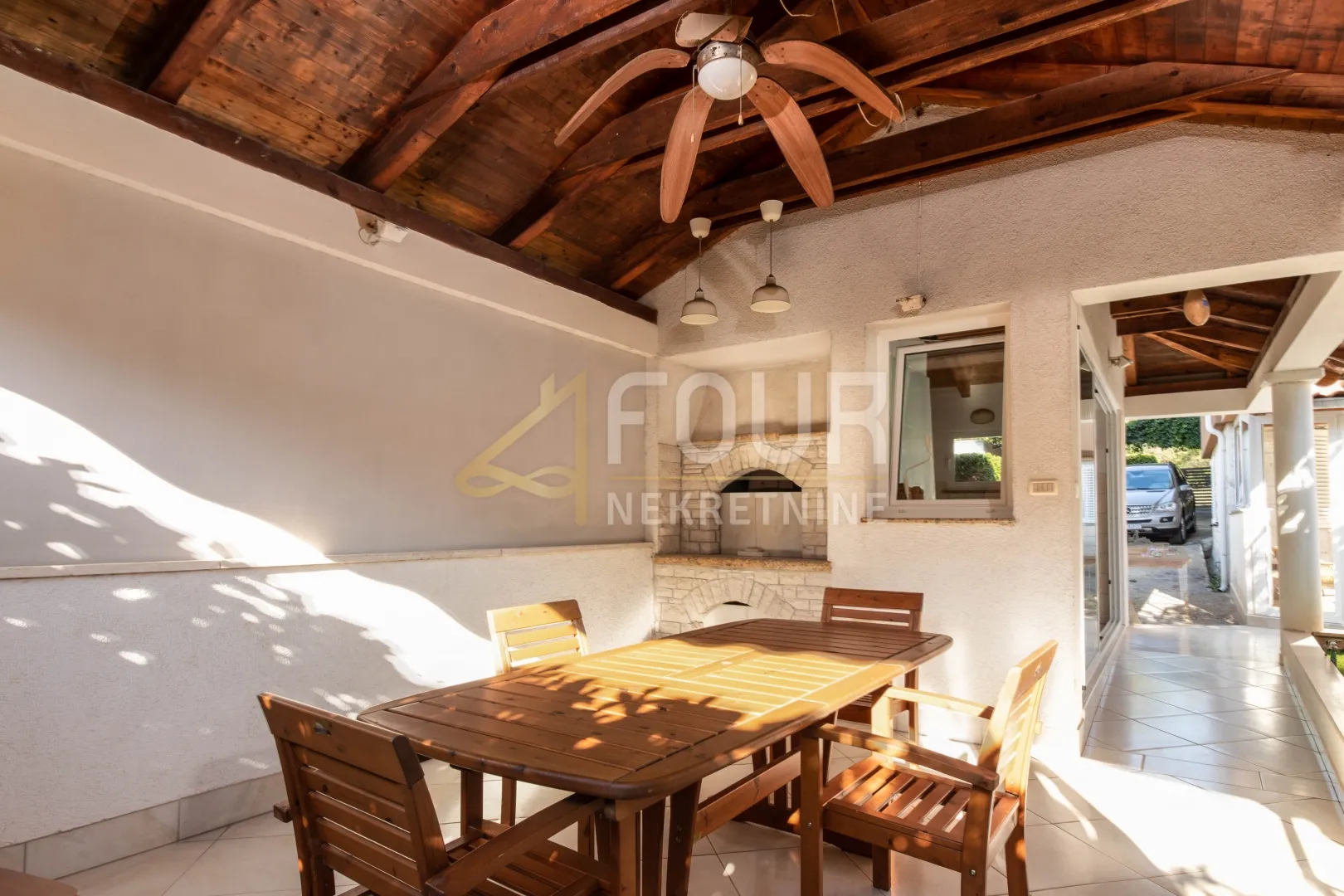 istra, pula - veruda, 212m2, 2 stana, terasa + balkon + okućnica + garaža - slika 2