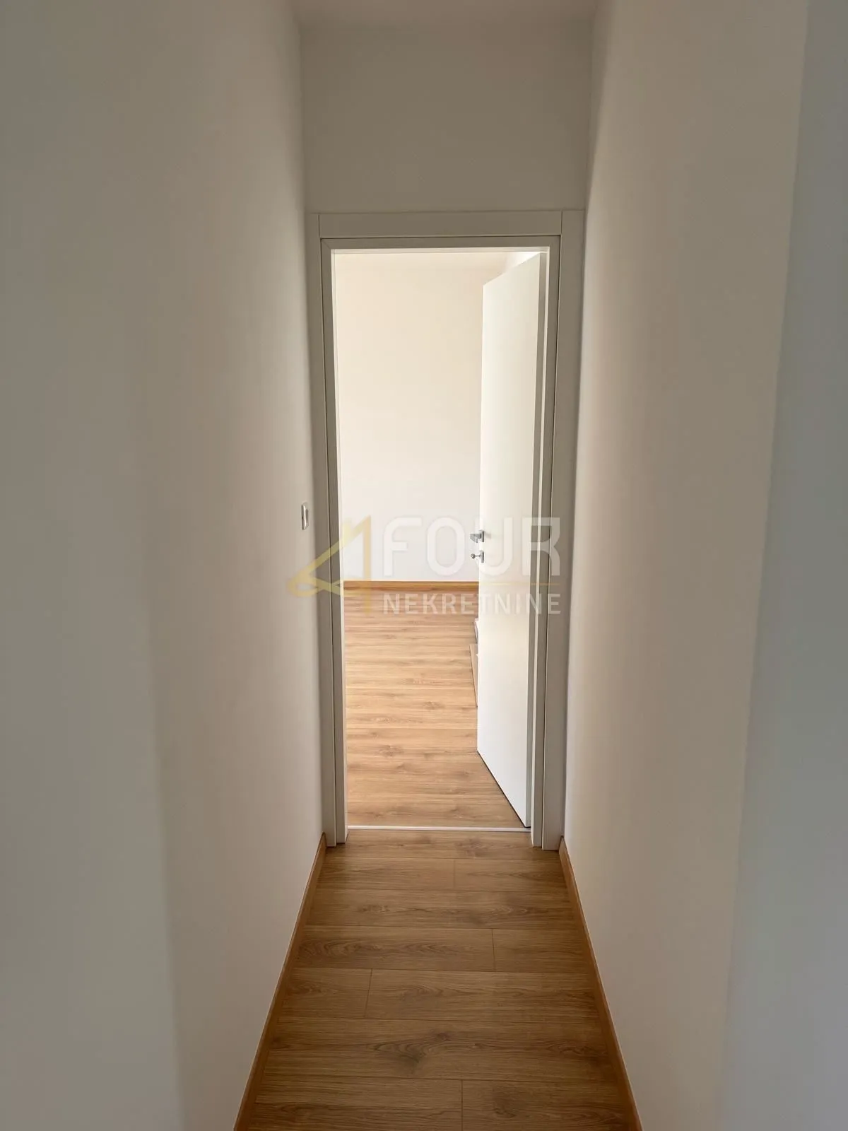 rijeka, vojak, 97m2, 3skl, balkon - slika 9