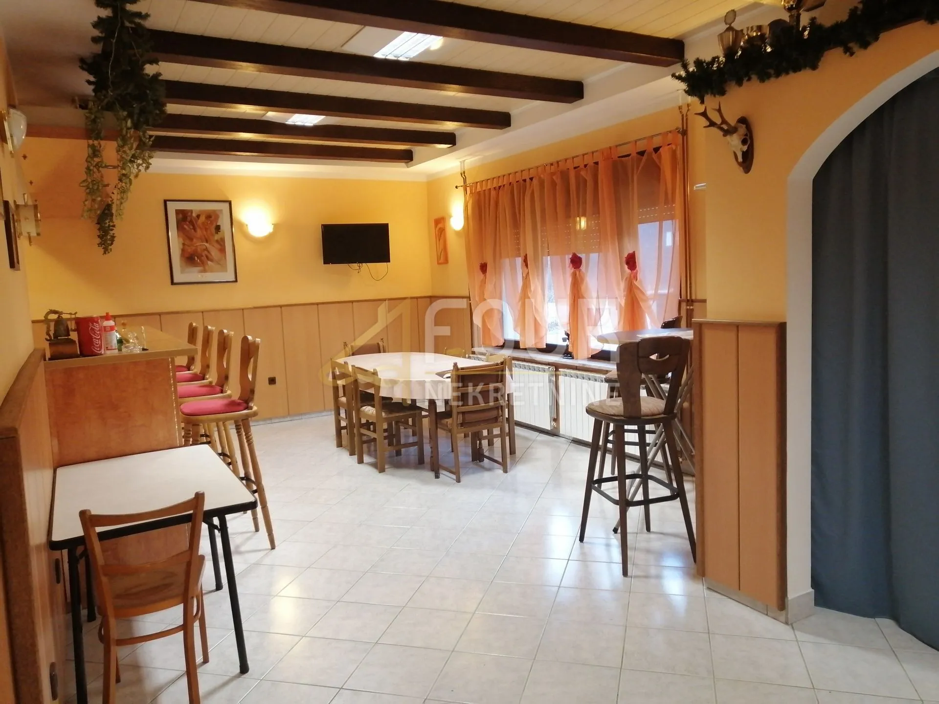 Gorski kotar, Brod na Kupi, kuća 400m2 s velikom okućnicom - Brod na Kupi, Delnice