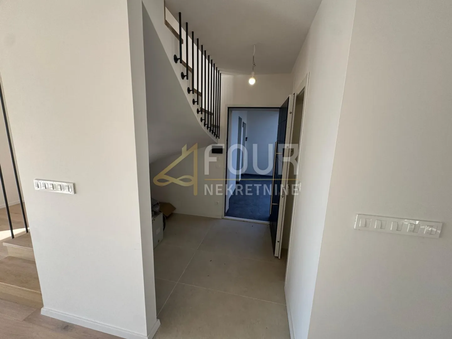 pavlovac, vrhunska novogradnja, 144.5m2, 3s+db, lođa, krovna terasa - slika 11