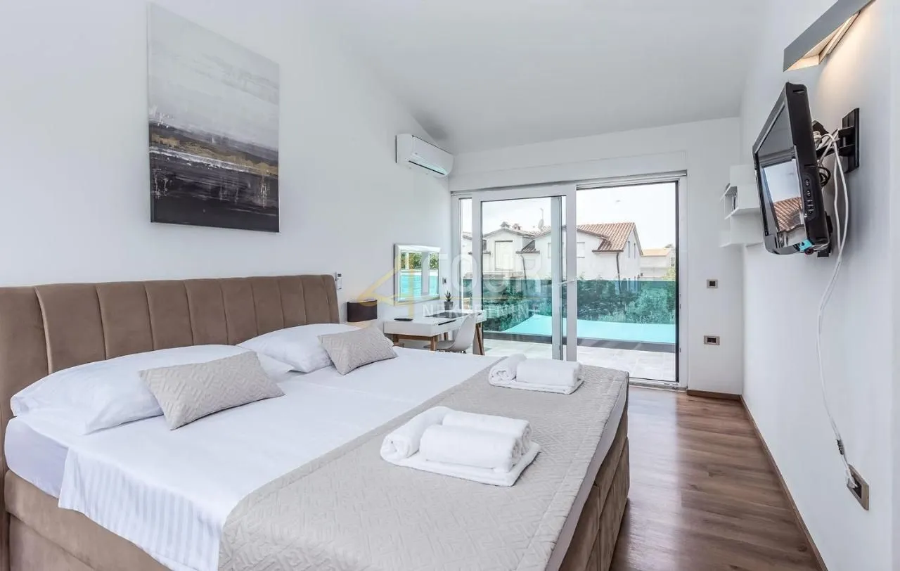 istra, višnjan, luksuzna vila s bazenom - slika 23