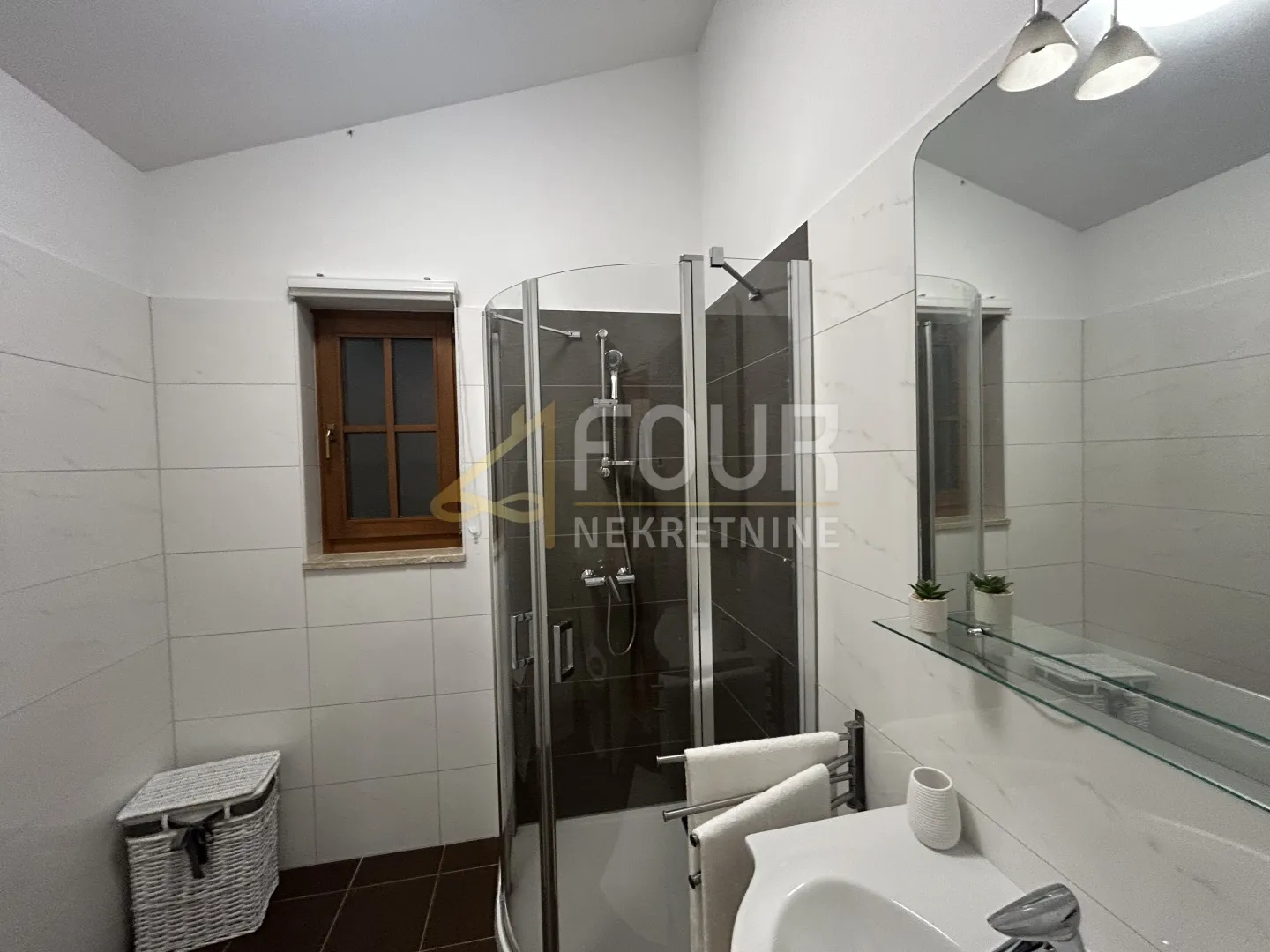 istra, barban - okolica, vila s bazenom, okućnica - slika 28