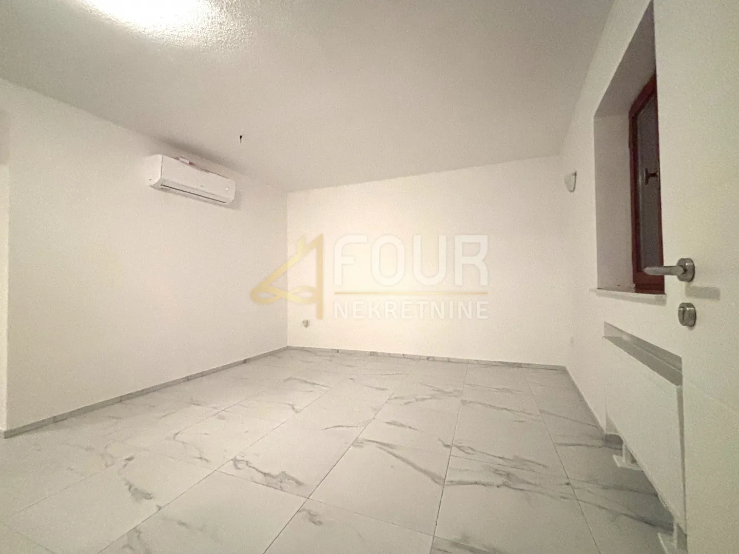 novi vinodolski, dvojna kuća 174m2 - slika 2