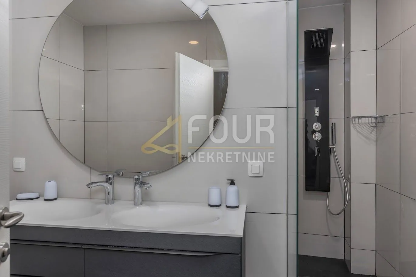mošćenička draga, luksuzna novogradnja, 430m2, bazen, sauna, prostrana okućnica - slika 18
