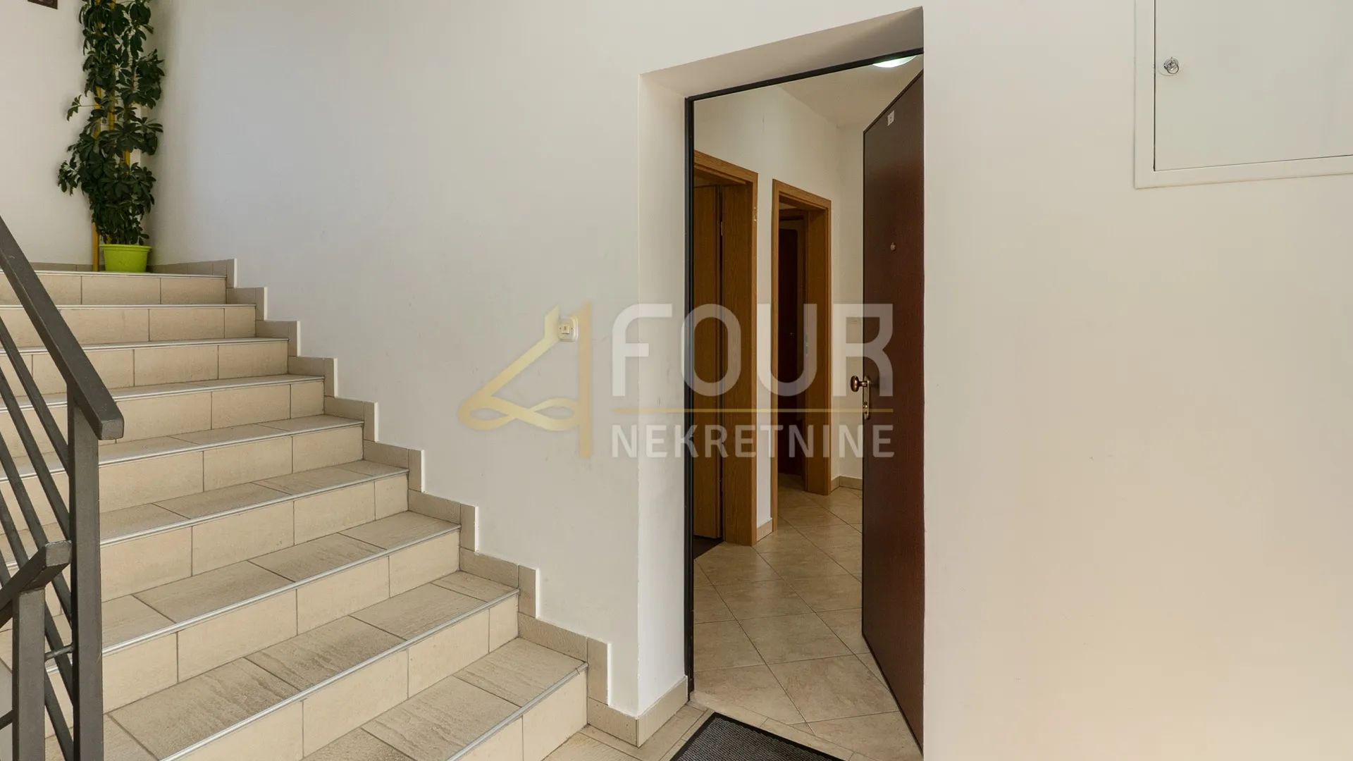 viškovo, 75.11m2, 2s+db, balkon, veliko spremište! - slika 12
