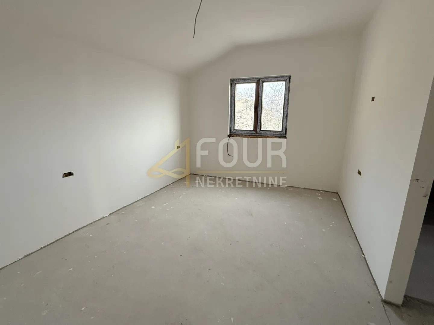 poljane, samostojeća kuća s bazen, 300m2 - slika 10