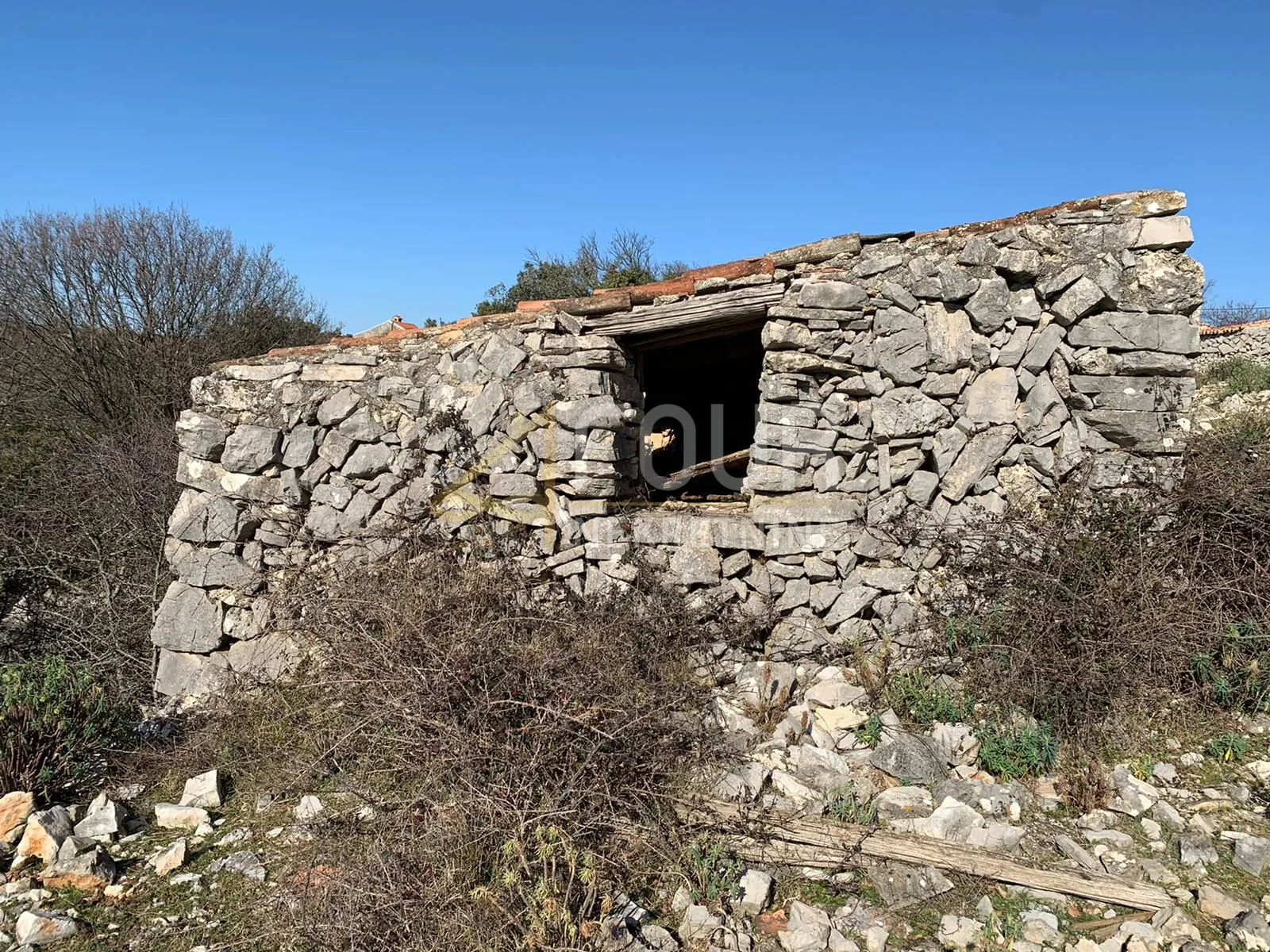 ustrine, poljoprivredno zemljište 4.600m2 - slika 2