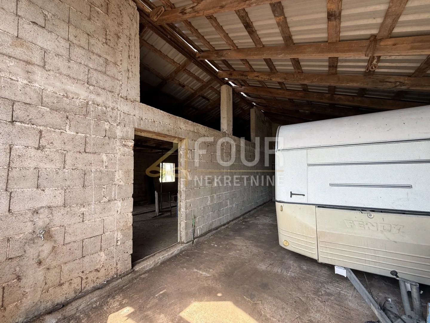 istra, vodnjan, gospodarska zgrada, 100m2 - slika 8