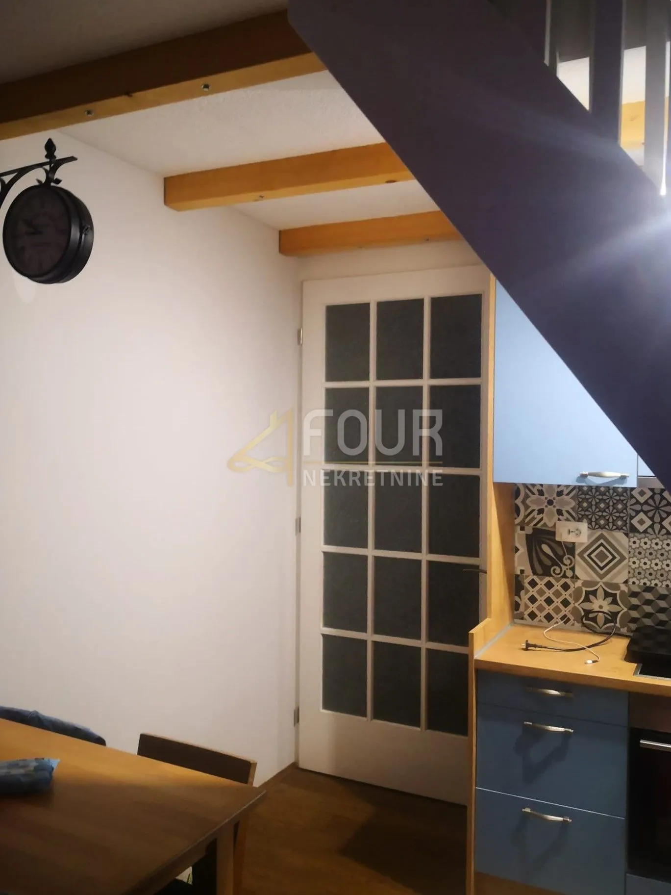 novi vinodolski, 51.25m2, 2skl, balkon - slika 4