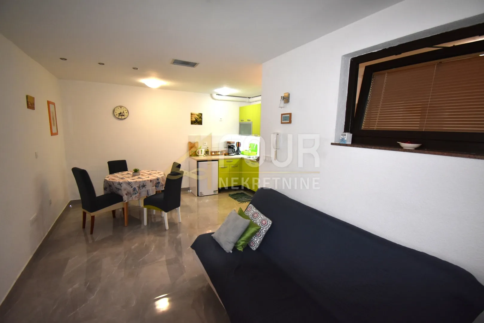 otok krk, malinska, 1s+db, okućnica 81m2 + parkirno mjesto - slika 7