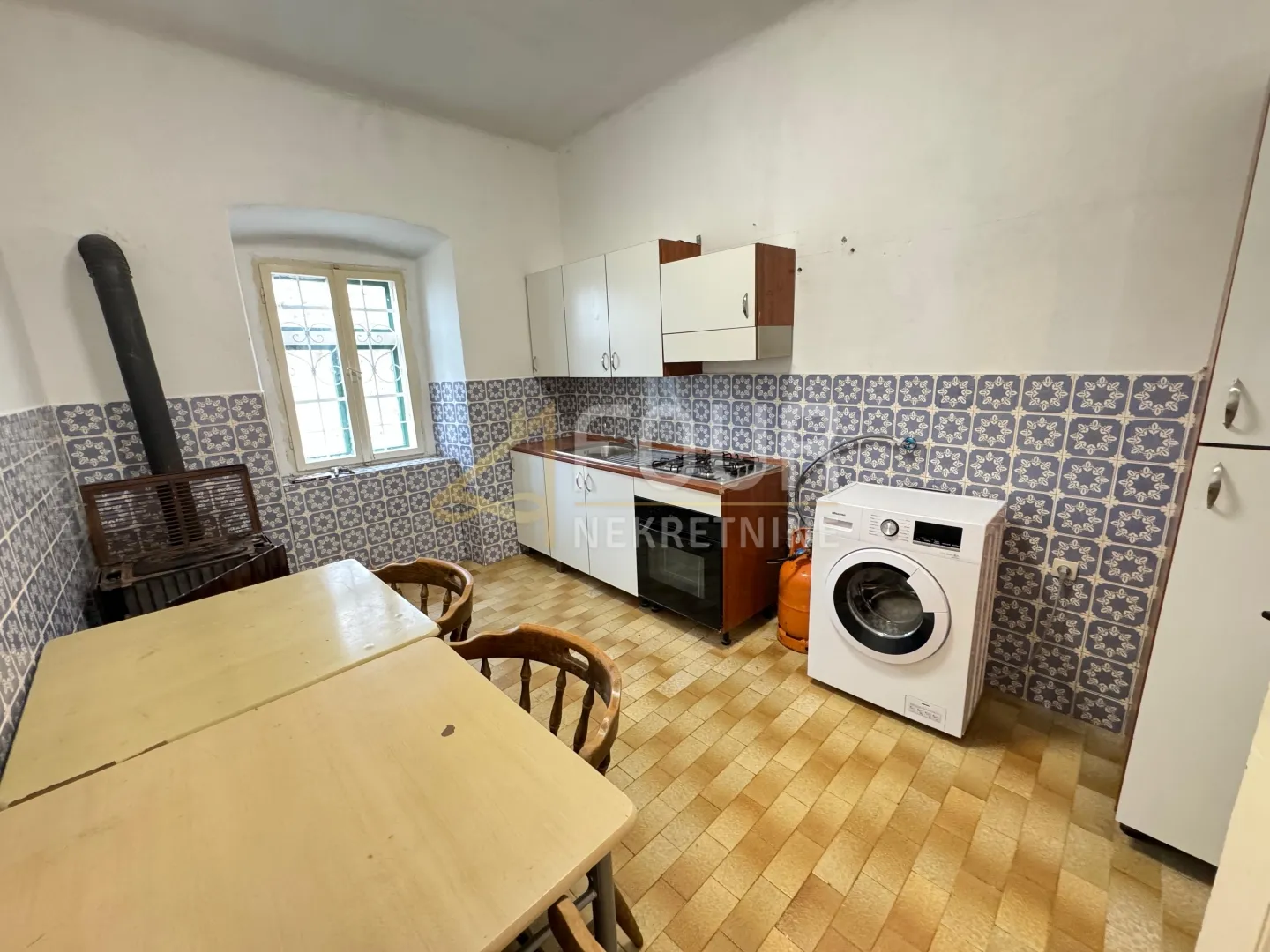 hreljin, 100m2, samostojeća kuća s garažom i okućnicom - slika 3