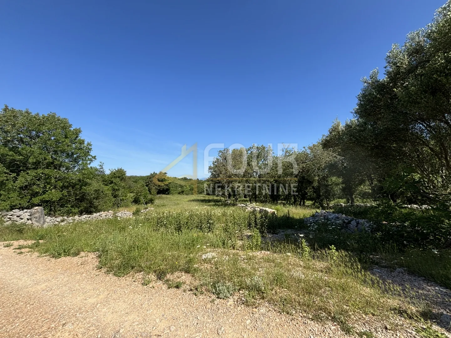 otok krk, šilo, poljoprivredno zemljište 217m2 - slika 3