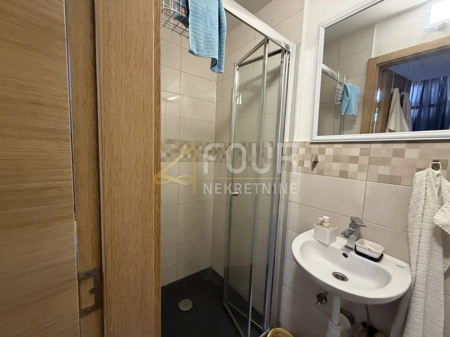 istra, pula, etaža 266.50m2 - 14 uređenih apartmana - slika 9